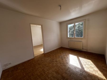 Location Appartement 2 pièces 43m² LE CREUSOT 71200 - Photo 2