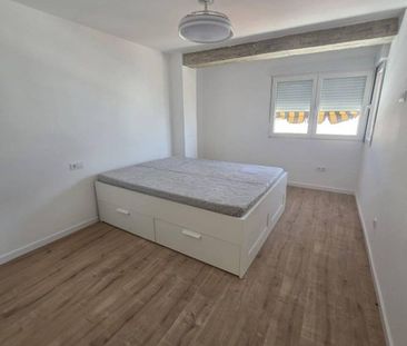 4 room luxury Flat for rent in Valencia - Photo 3