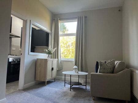 1 Bed Flat, Grove Avenue, B13 - Photo 2