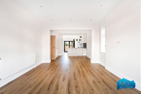 4 bedroom semi-detached house to rent - Photo 5