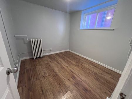 For Lease - 959 Main Street Unit# 1, Hamilton, Ontario - Photo 4