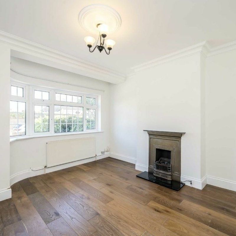 Nightingale Road, Hampton, TW12 - Photo 1