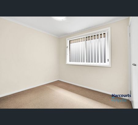 8 Marine Way, Jordan Springs, NSW 2747 - Photo 4