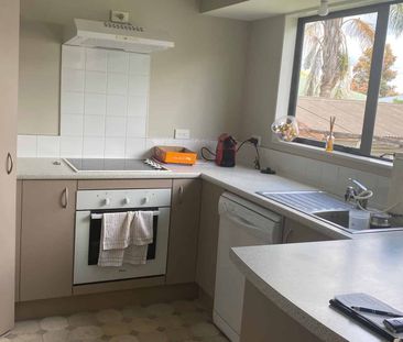 Charming Family Home in Brookfield - Photo 1