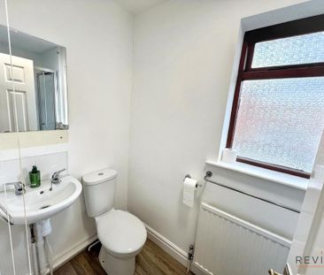 4 bedroom detached house to rent - Photo 3