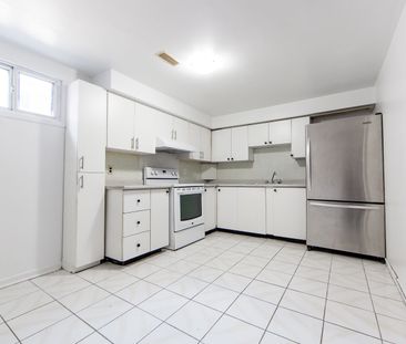 For Lease - 4129 Brandon Gate Drive, Mississauga, Ontario - Photo 3