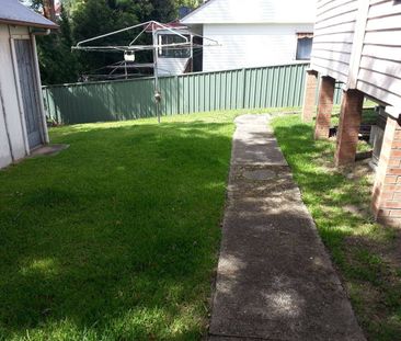 COZY 3 BEDROOM COTTAGE - Photo 2