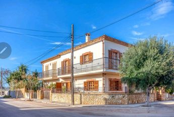 1188 Passeig Federico García Lorca, Manacor, Balearic Islands 07680