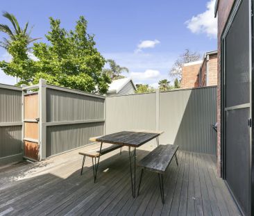 12 Grosvenor Street, South Yarra. - Photo 2