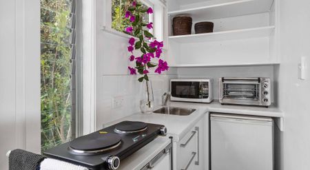 Clean,cozy, convenient! - Photo 2