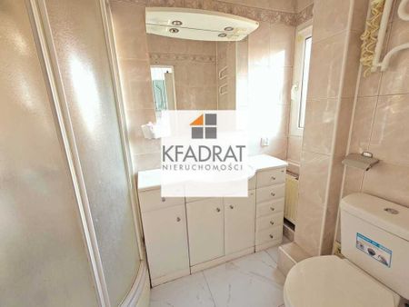 3 pokojowe mieszkanie z balkonem, ścisłe centrum - Zdjęcie 4