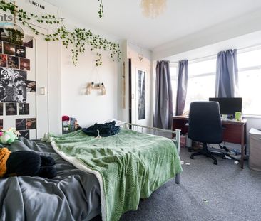 4 bedroom semi-detached house to rent - Photo 5