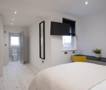 6 bedroom terraced house to rent - Photo 5