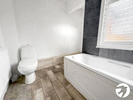 3 bedroom terraced house to rent - Photo 3