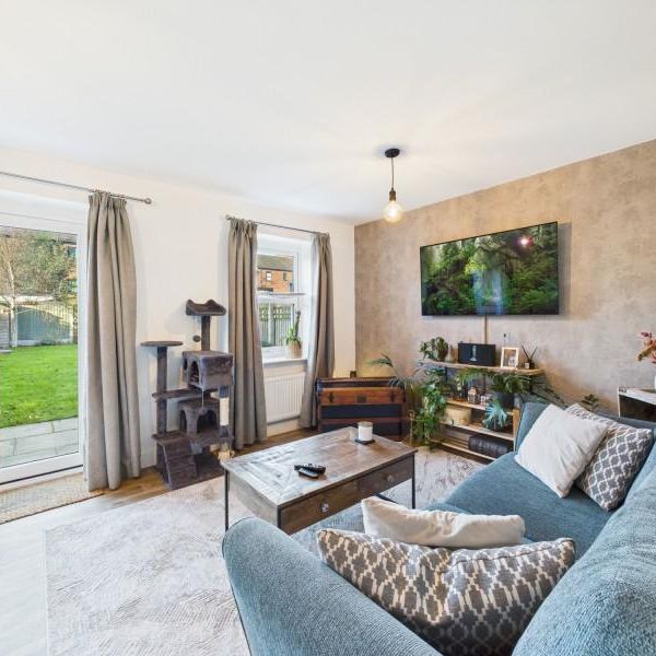 3 bedroom semi-detached house to rent - Photo 1