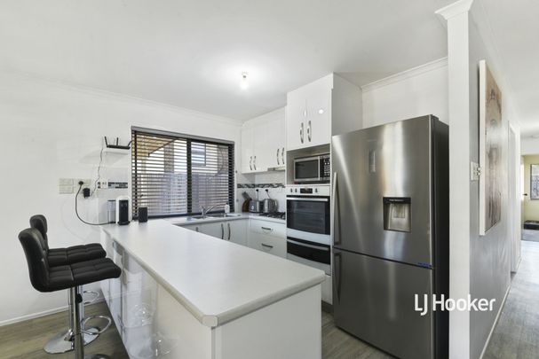 THE WHOLE PACKAGE, CONVENIENT & LOW MAINTENANCE! - Photo 1