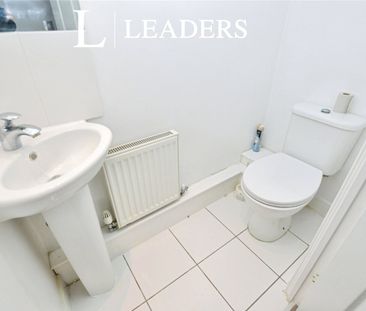 3 bedroom house to rent William Harris Way, Colchester, Essex, CO2 - Photo 4