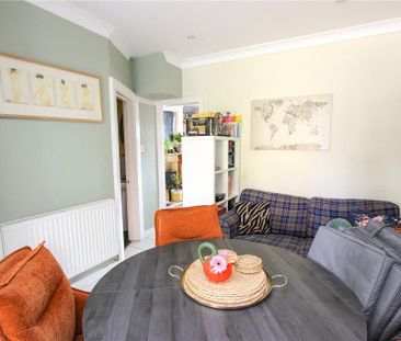 3 bedroom end of terrace house to rent - Photo 3