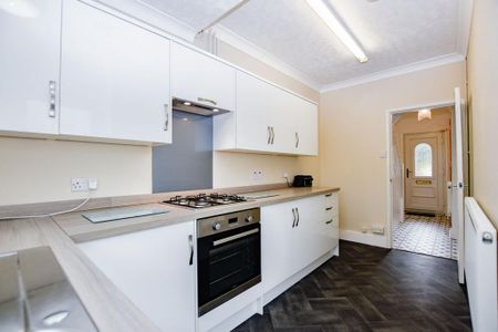 3 bedroom semi-detached house to rent - Photo 4