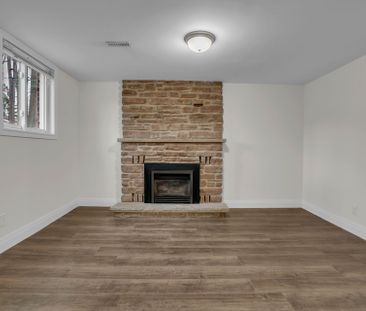 For Lease - 124 Springdale Drive, Barrie, Ontario - Photo 3