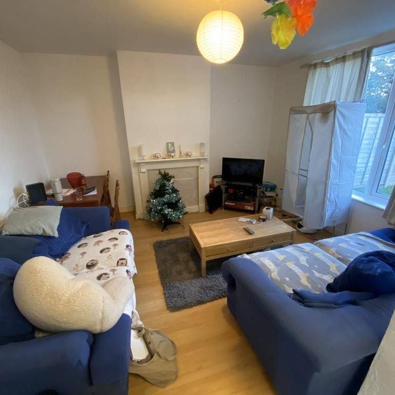 4 bedroom house to rent - Photo 1