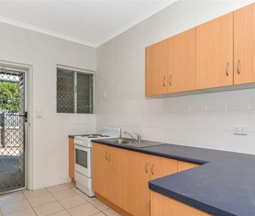 CHARMING 2 BEDROOM 1 BATHROOM UNIT IN WEST END! - Photo 5