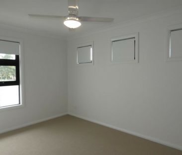 Tidy townhouse living! - Photo 4