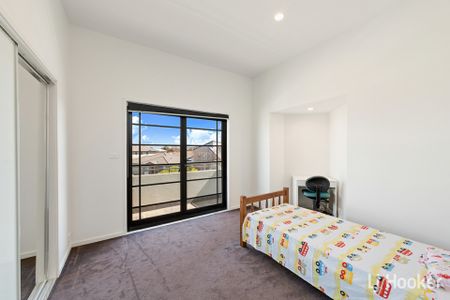 79 Patrick White Circuit, Franklin ACT, Belconnen - Photo 4