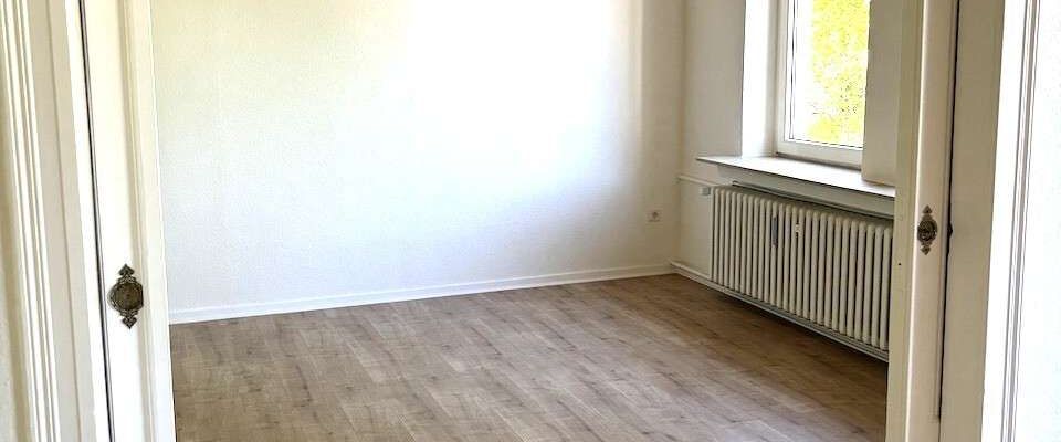 ~~Frisch renovierte großzügig modernisierte 4 Zimmer Altbauwohnung im Zentrum~~ - Photo 1