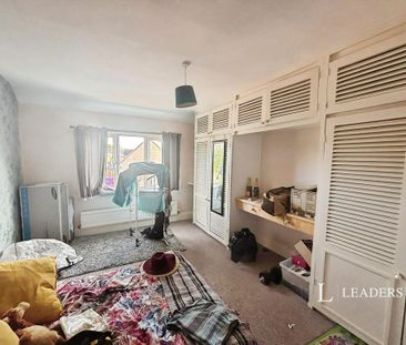 3 bedroom semi-detached house to rent - Photo 2