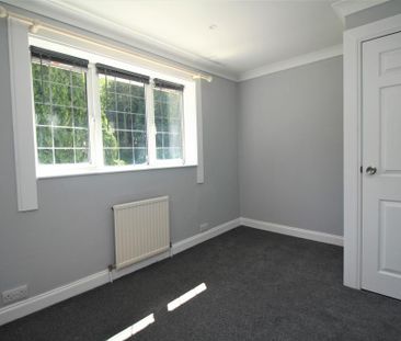 4 bedroom end of terrace house to rent - Photo 6