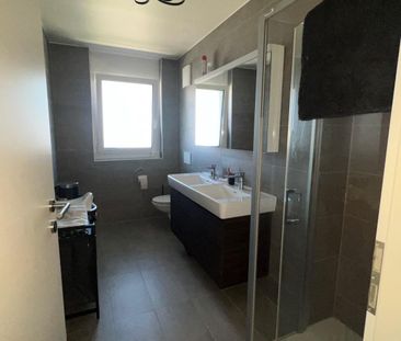 Grand appartement de 4,5 pièces dans un quartier récent - Photo 4