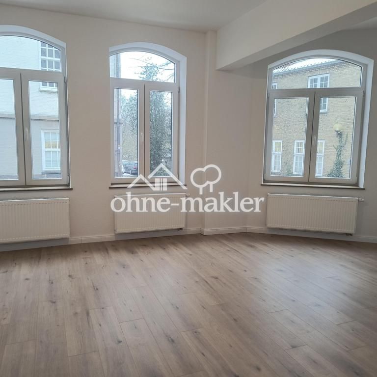 Ihr Zuhause für Familien oder Wohngemeinschaft in der Altstadt 4 Zimmer, Balkon, eigener Eingang - Foto 1