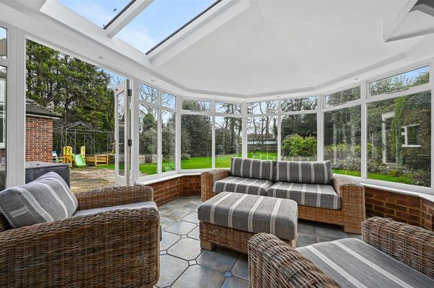 5 bedroom detached house to rent - Photo 1