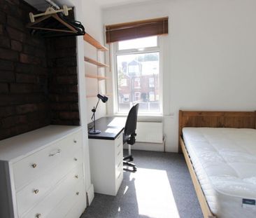 4 bedroom House To Let - Photo 3