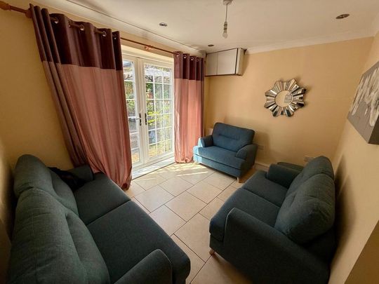 1 bedroom in a house share to rent - Photo 1