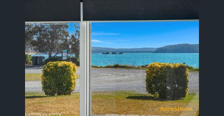 Fully Furnished 4 Bedroom Beach Home - Photo 2