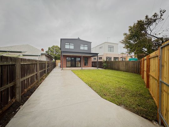 Comfort, Convenience and Added Practicality on the Cusp of East Geelong - Photo 1