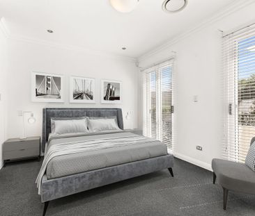 Super spacious & modern - Photo 3