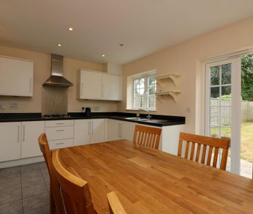 4 bedroom terraced house to rent - Photo 5