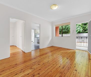 Renovated Two Bedroom Apartment - Photo 3