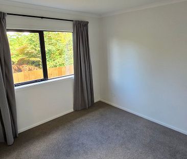 Modern 3BR Home in Pukehangi! - Photo 5