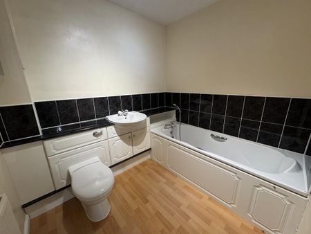2 bedroom ground floor flat to rent - Photo 5