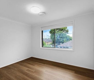 Fully Renovated Family Home! - Photo 2