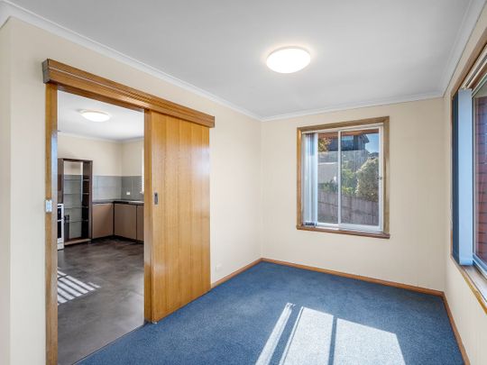 Delightful Three Bedroom - Photo 1