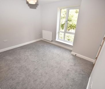 3 bedroom end of terrace house to rent - Photo 3