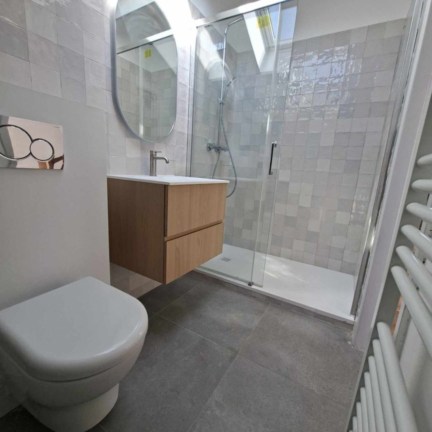 Location Appartement 4 pièces 164m² NIMES 30000 - Photo 1