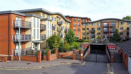 Quadrant Court, Jubilee Square, Reading, Berkshire, RG1 - Photo 3