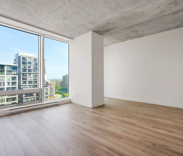 360 President Kennedy, Montréal, QC - Photo 1