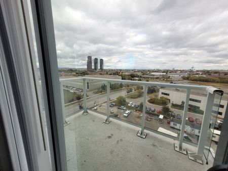 For Lease - 60 Honeycrisp Crescent Unit# 909, Vaughan, Ontario - Photo 5